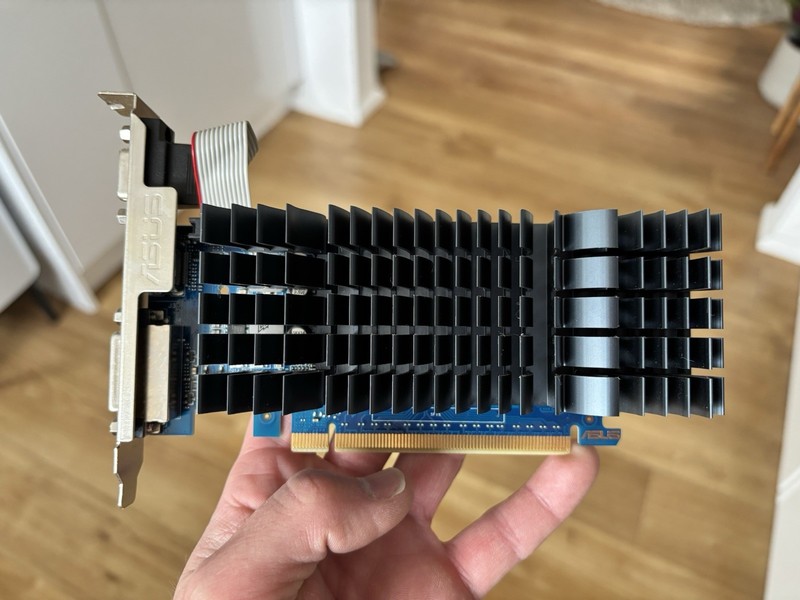 ASUS GT730-SL-2GD5-BRK - HDMI / DVI / VGA Graphics Card