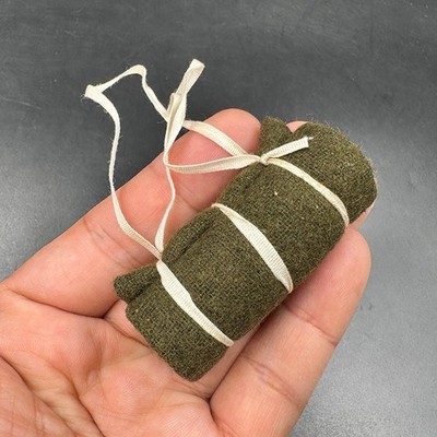 1/6 Scale QOM-1042 Solider Rucksack Roll Model for 12'' Figures Prop Scene