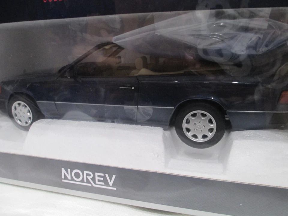 NOREV 1:18 MERCEDES 300 CE-24 CABRIOLET 1990 AZUL NÁUTICO Foto 2 de 3