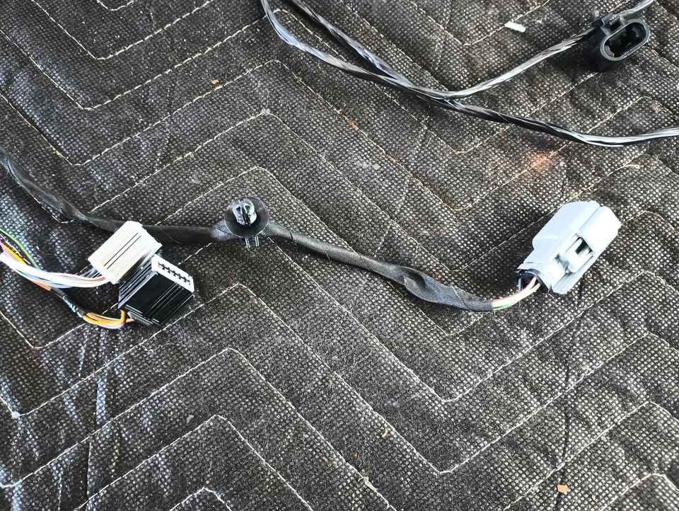 DODGE CHALLENGER 2022 Rear Body Trunk Wiring Harness & Fuse USED OEM 68542024AA - Image 2 of 4