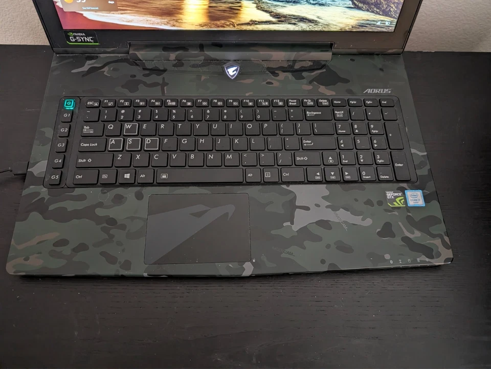 RARO Gigabyte Aorus X7 Pro V5 Camuflaje Intel i7 32GB RAM Dual Nvidia 970m en SLI Foto 3 de 4