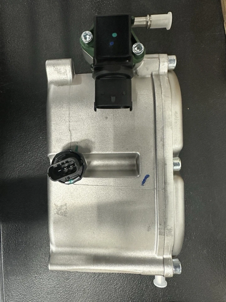 Genuine GM 2016-2022 Canyon Colorado Fuel Filter with Water Separator 52048128 - Image 4 of 4