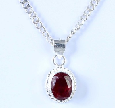 Burma Red Ruby 14.20 Ct Oval Natürlicher Edelstein Anhänger Glücksbringer