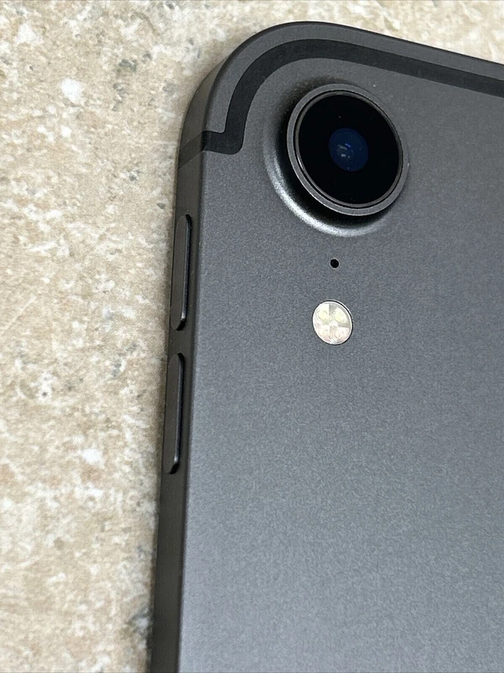 Apple A2014 iPad Pro 3rd Gen. 256GB Wi-Fi Connectivity 12.9 In - Space Gray - Image 3 of 4