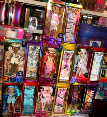 LOT 7 RAINBOW HIGH PACIFIC COAST DOLLS Hali Bella Margot Phaedra Harper Simone +