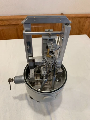 Hitachi S-3200N SEM ROTATABLE SPECIMEN STAGE Mitutoyo Micro Adjustment