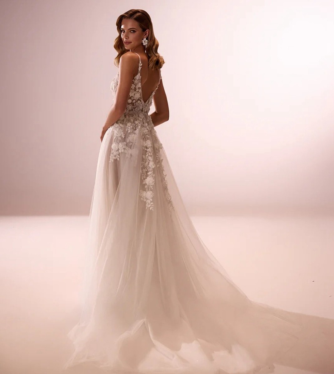 2025 Summer Beach Leaves Lace Wedding Dress Bridal Gown