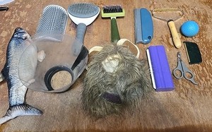 Professional Pet Grooming Undercoat Cat Shedding Comb Brush Catnip Costume Q1