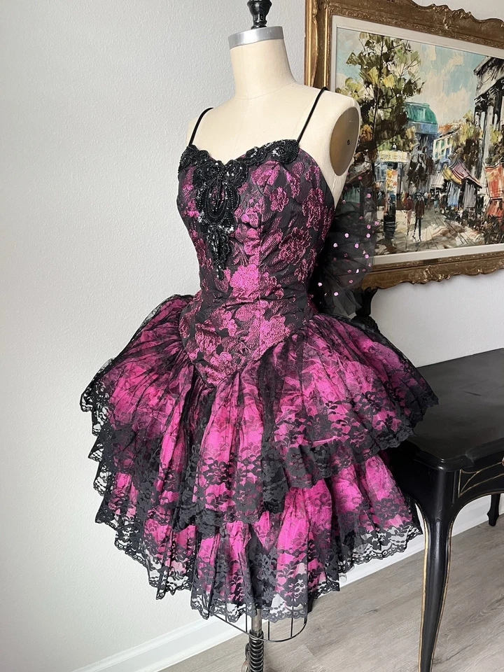 Vestido de salón vintage años 80 Loralie rosa negro encaje tafetán tul graduación caprichoso Foto 2 de 4