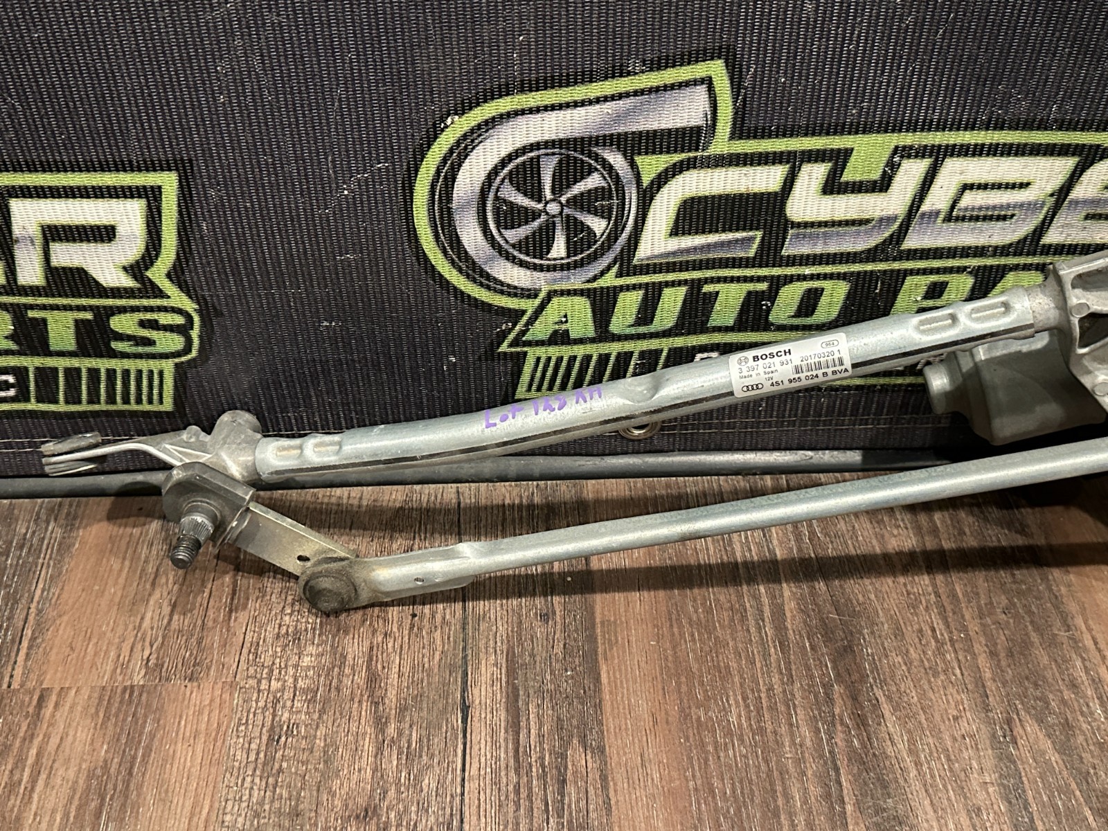Audi R8 2017 RIGHT Windshield wiper motor
