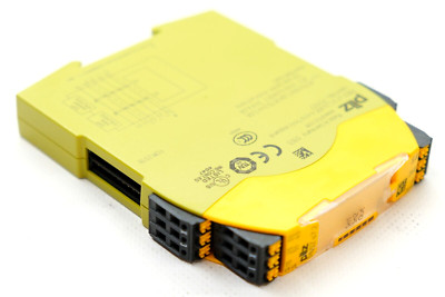 Pilz PNOZ s7.2 C 24VDC 4 n/o 1 n/c expand (751177) Erweiterungsmodul Expansion M