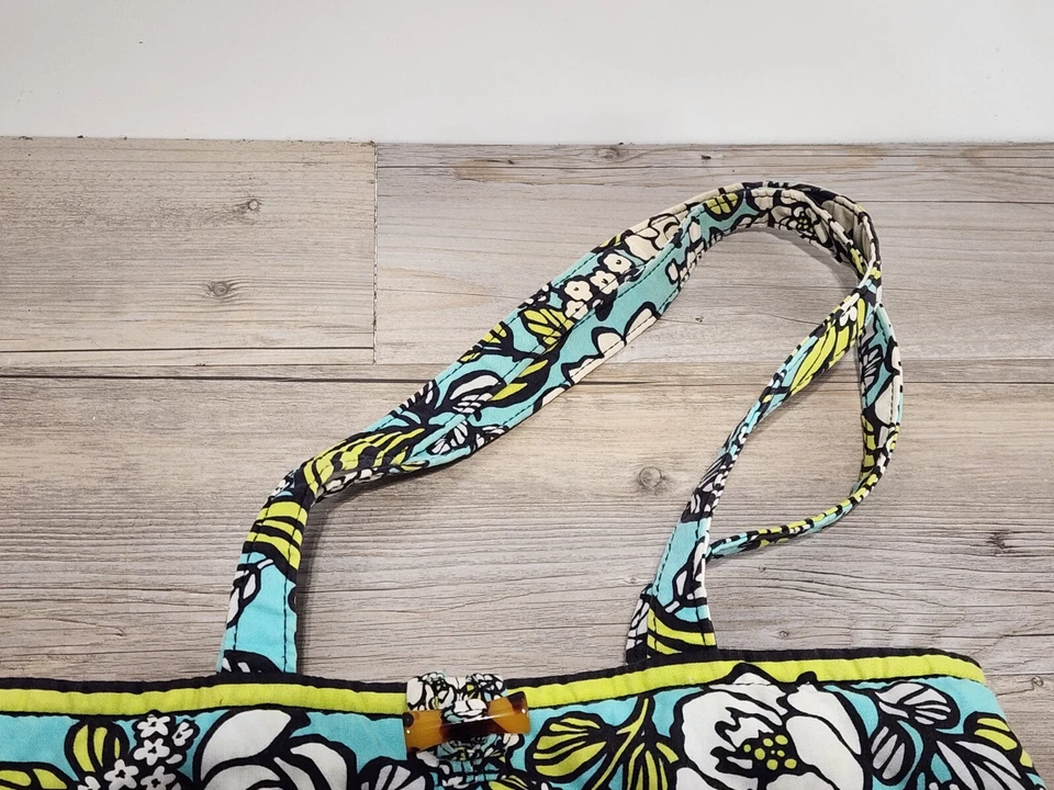 Bolso de hombro Vera Bradley acolchado con doble correa Foto 3 de 4