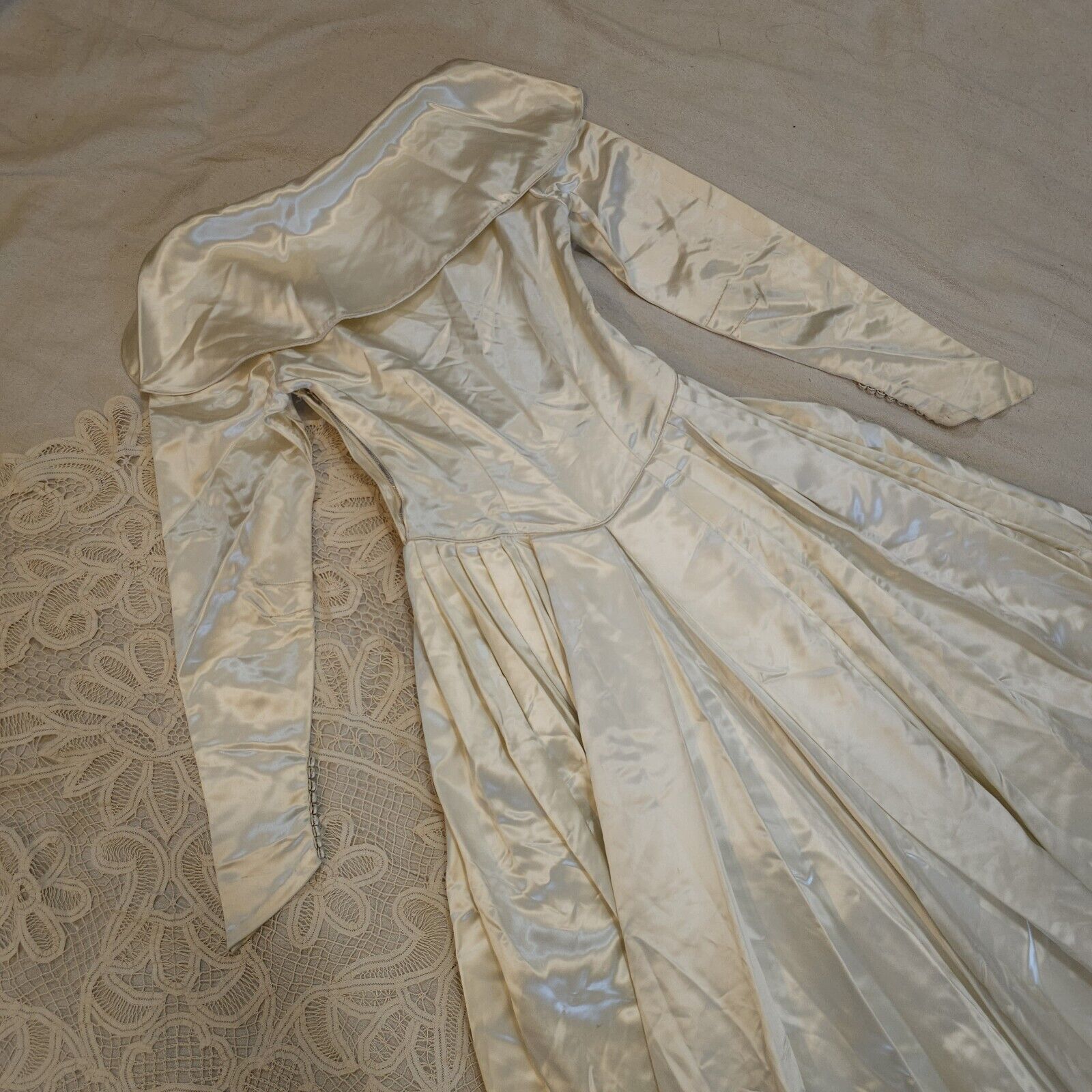 Vintage 1940s Wedding Dress Ivory Rayon Slipper S… - image 18