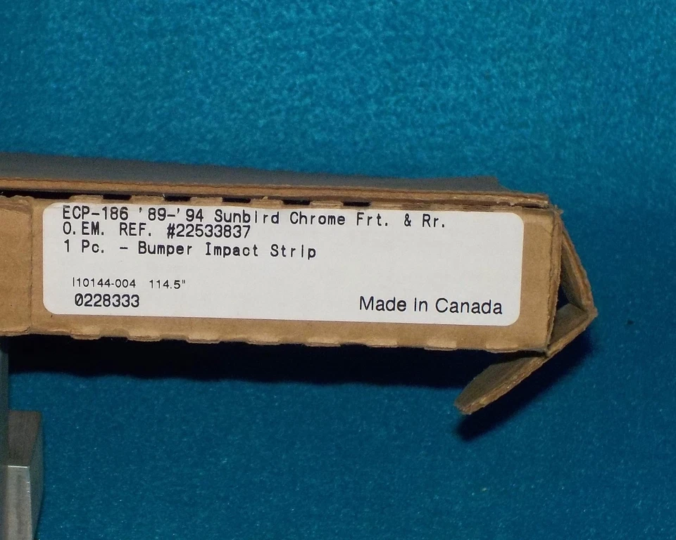 Pontiac Sunbird 1989 1994 Frt or Rr parachoques moldura nuevo NORS 22533837 ECP-186 Foto 3 de 4