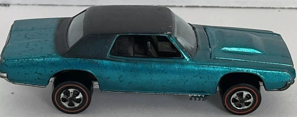 Hot Wheels Redline 1967 Custom T-Bird Aqua interior negro casi como nuevo Foto 2 de 4