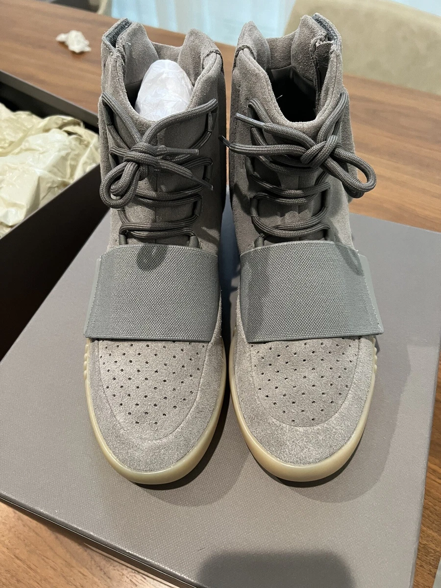 Fake glow in clearance the dark yeezy