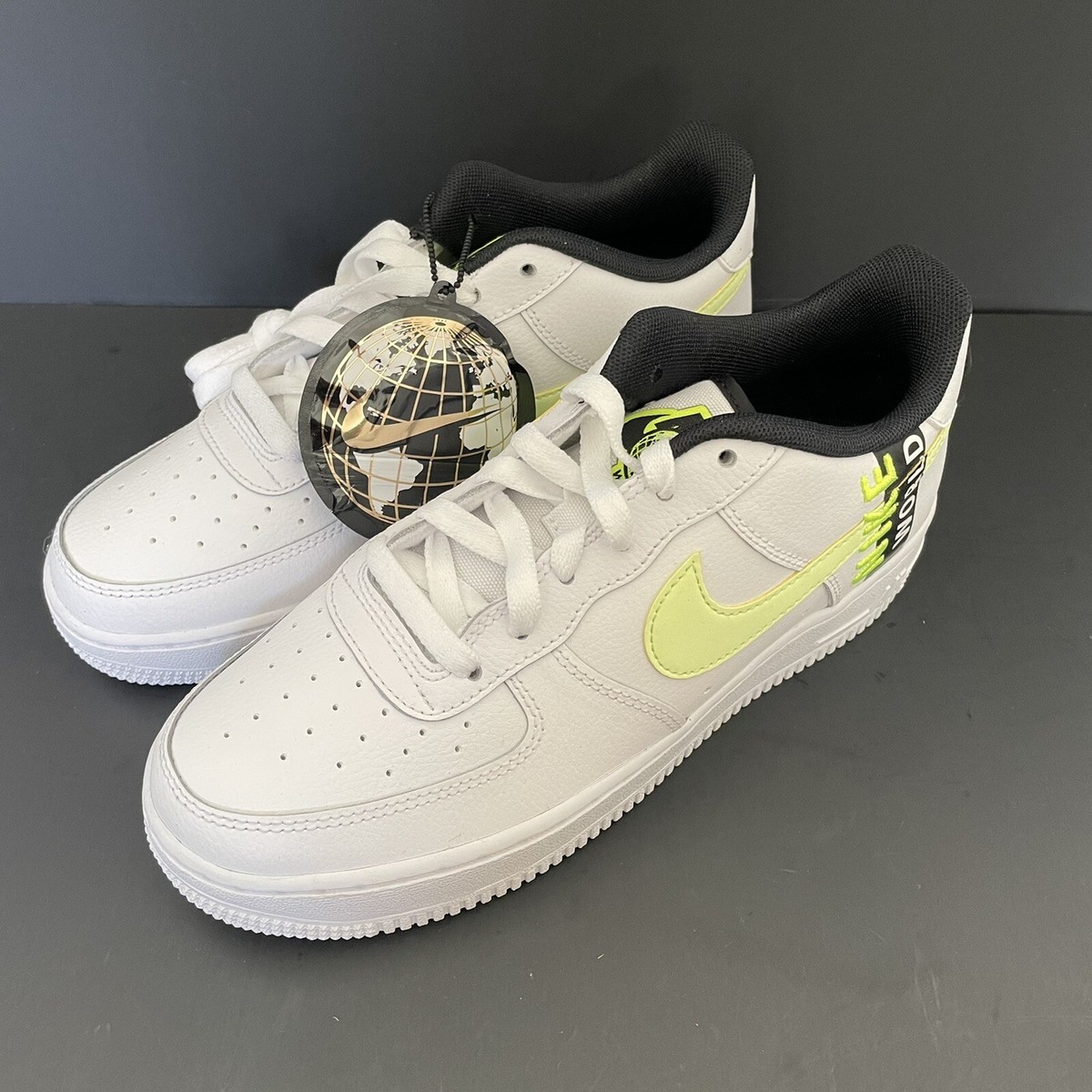 NIKE W AIR FORCE 1 WILD 26.5㎝ Amazon.com | Nike Air Force 1 Wild Women's Shoes (FB2348-301