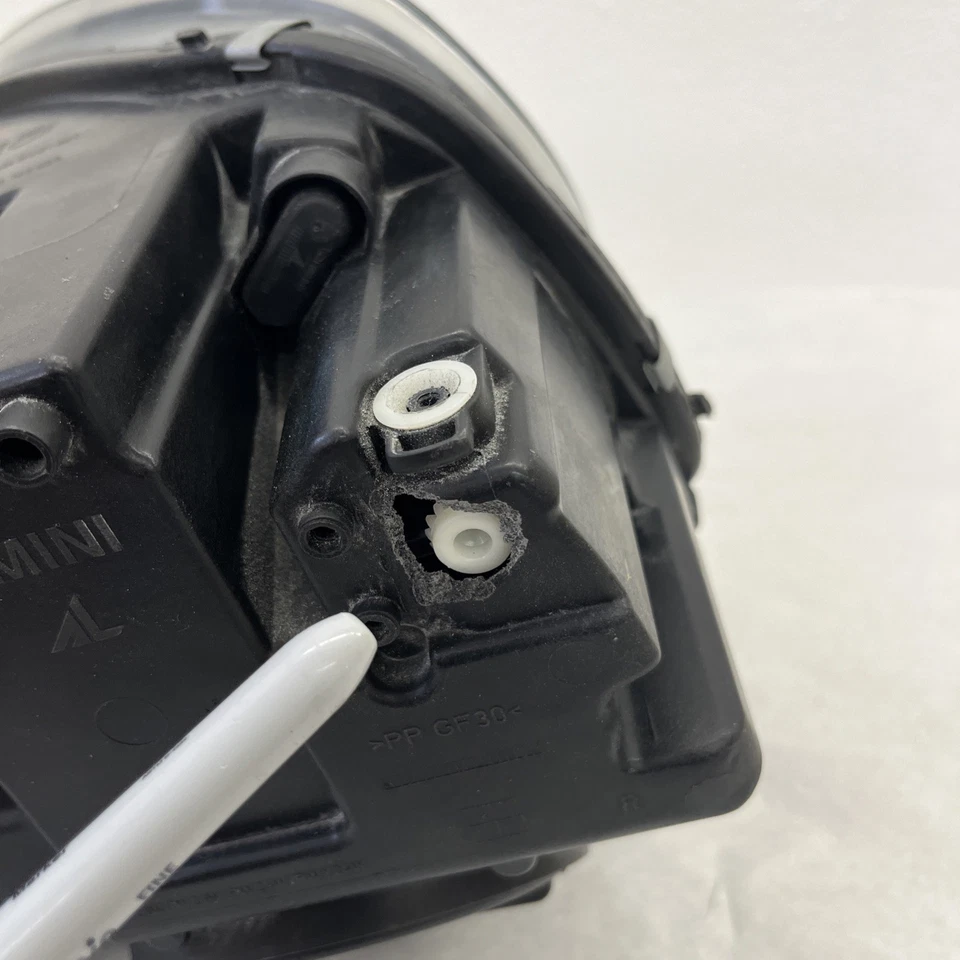 Faro derecho Mini Cooper Countryman 2017-2020 OEM 7390152-08 Foto 3 de 4