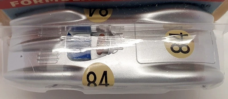 Coche modelo Hachette 10 cm largo ART 56 - Mercedes Benz F1 - plateado Foto 2 de 4