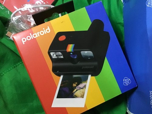 Polaroid Go Generation 2 Black with Album - Picture 2 of 3