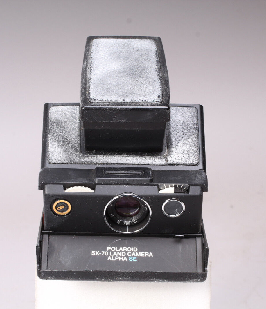 POLAROID SX-70 LAND CAMERA ALPHA SE W CASE FILM TESTED WORKING #13