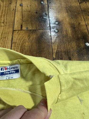 T-shirt vintage con filo taglia L Hanes made in USA colori fluo - Foto 3 di 10
