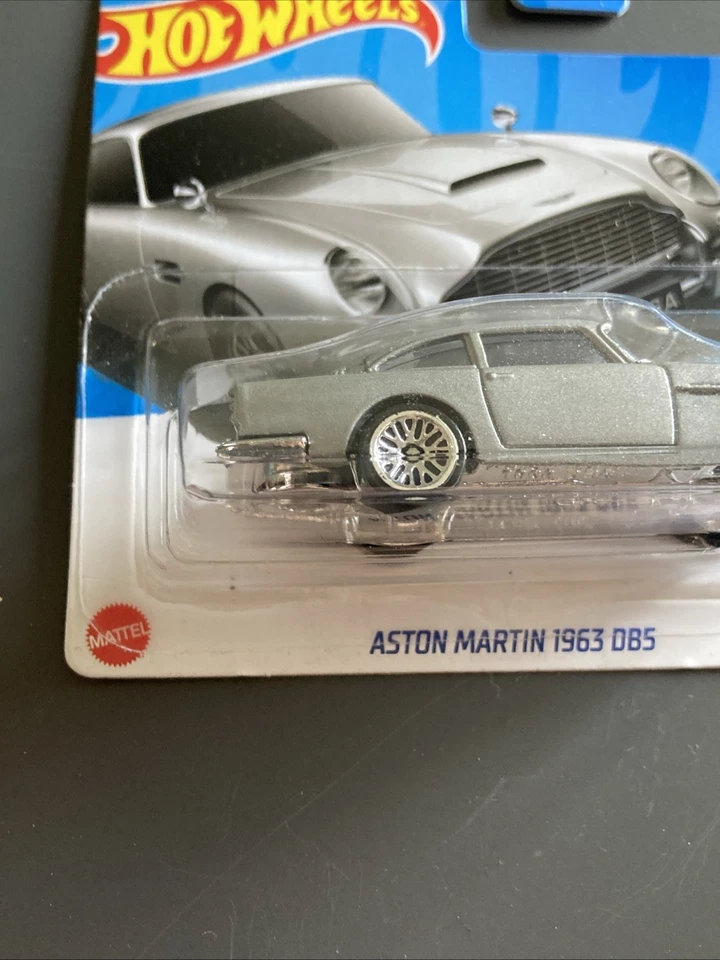 Hot Wheels Aston Martin 1963 DB5 James Bond Goldfinger 60 7/10 2024 HTB36 - Imagen 4 de 4