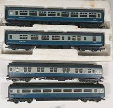 Hornby x 4 coaches m5232, m9439, 2510 + 1 other