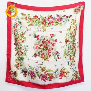 Ancienne grande écharpe Gucci vintage rouge cerise fraise 33,4 pouces du Japon