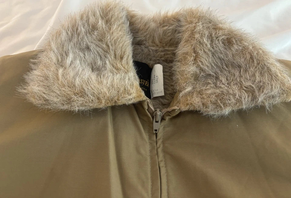 Colete Vintage Weathercaster Masculino Cáqui Sem Mangas Forrado de Pele - Grande - Imagem 4 de 4