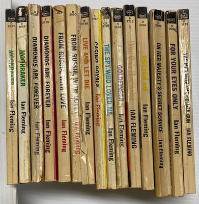 Ian Fleming Vintage Signet James Bond 007 FIFTEEN book LOT