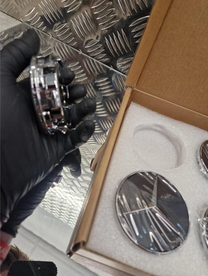 75mm Premium 4-Piece Black & Silver Floating Wheel Center Caps – Fits Mercedes - Image 3 of 4