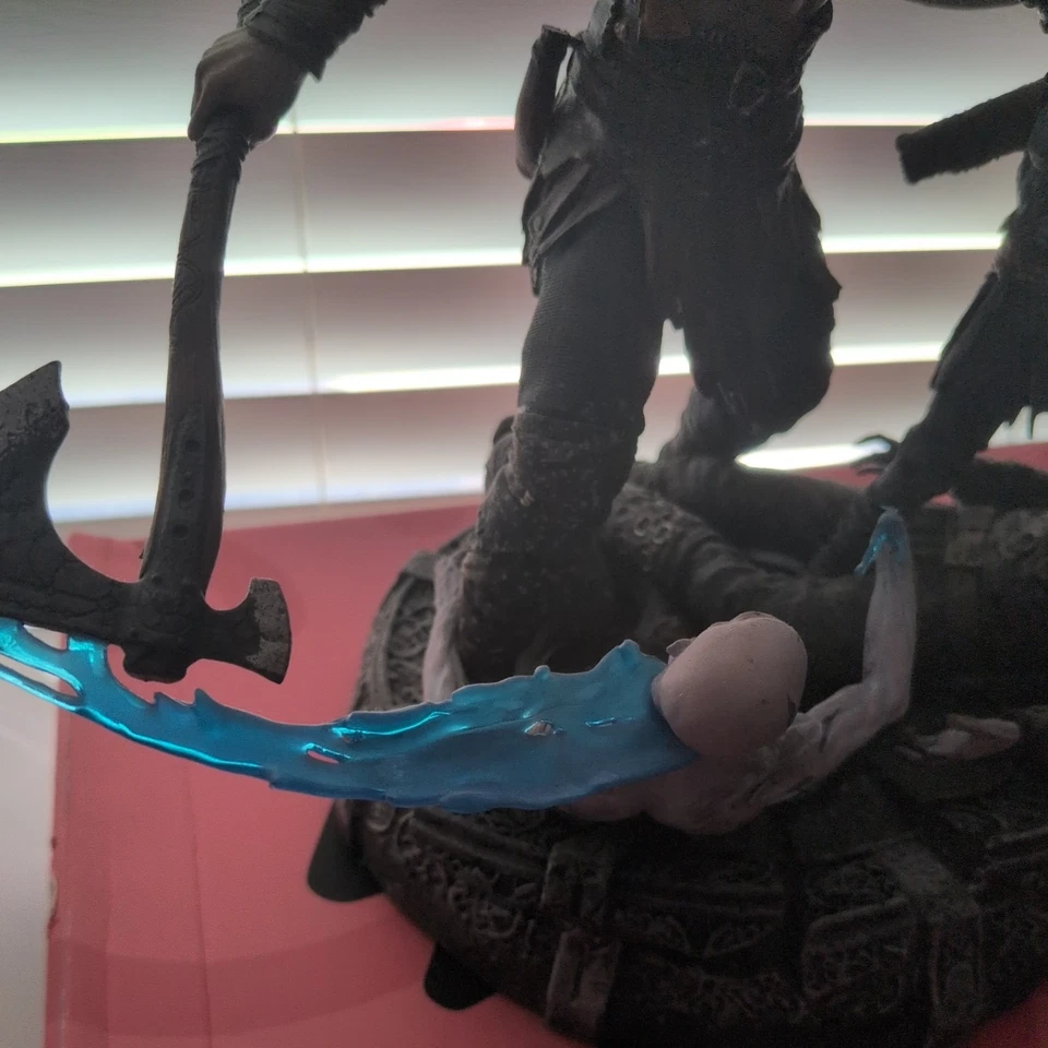 Estatua de God of War Edición Coleccionista PS4 Kratos y Atreus Figura Oficial Solo Foto 4 de 4