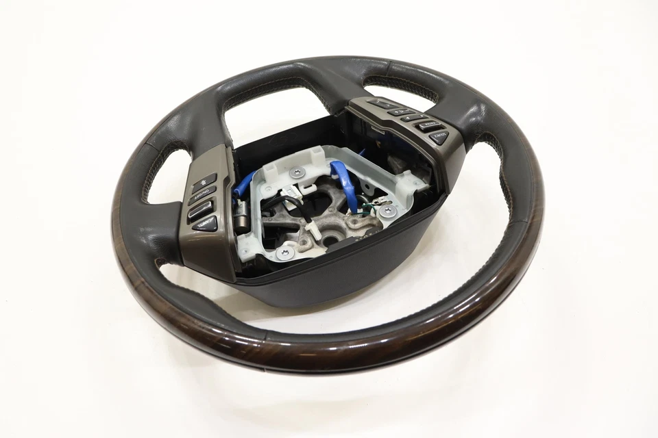 Nissan Titan XD 2019-2021 volante de cuero con botón de interruptor OEM Foto 4 de 4