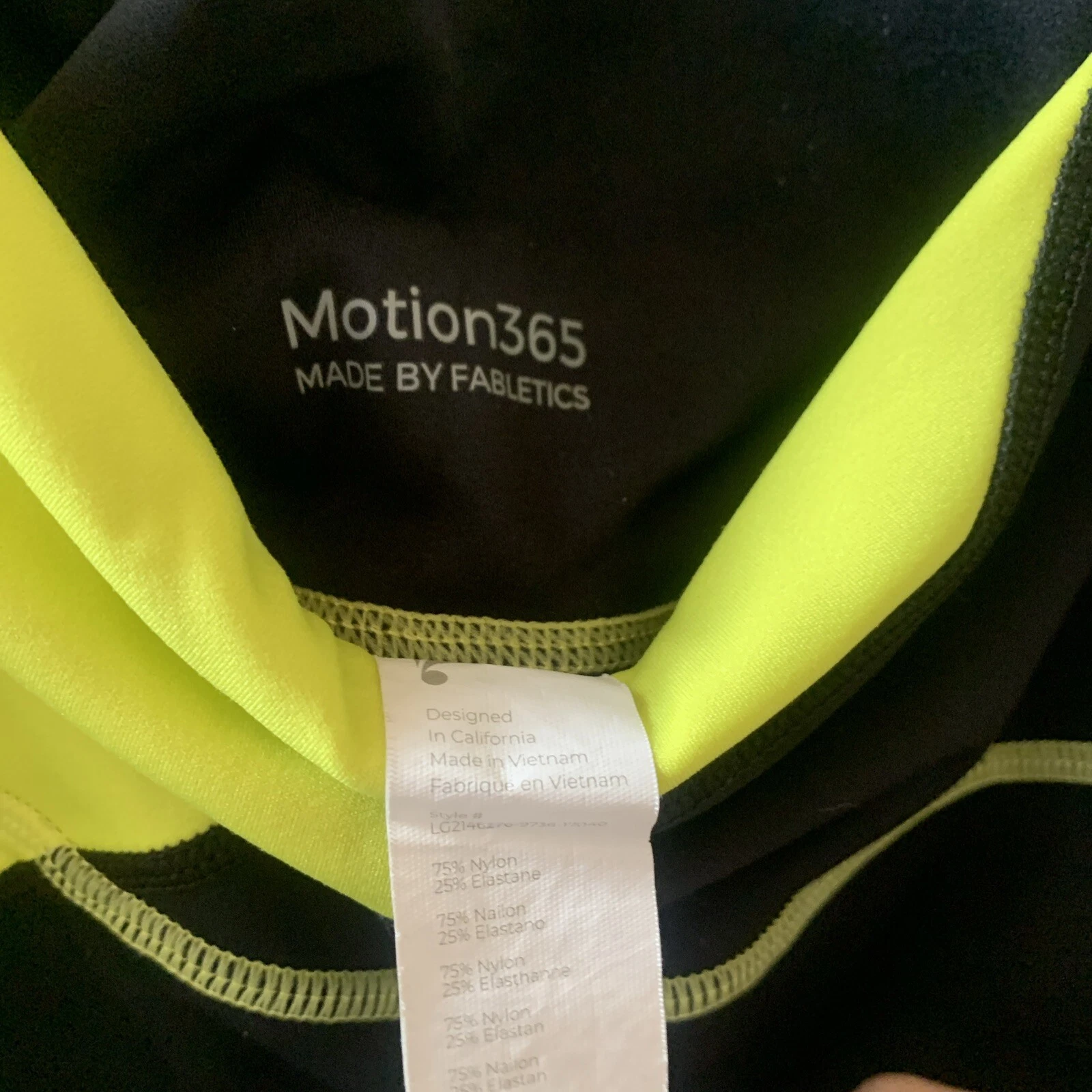 fabletics motion 365 crop high-waisted zip pocket leggings