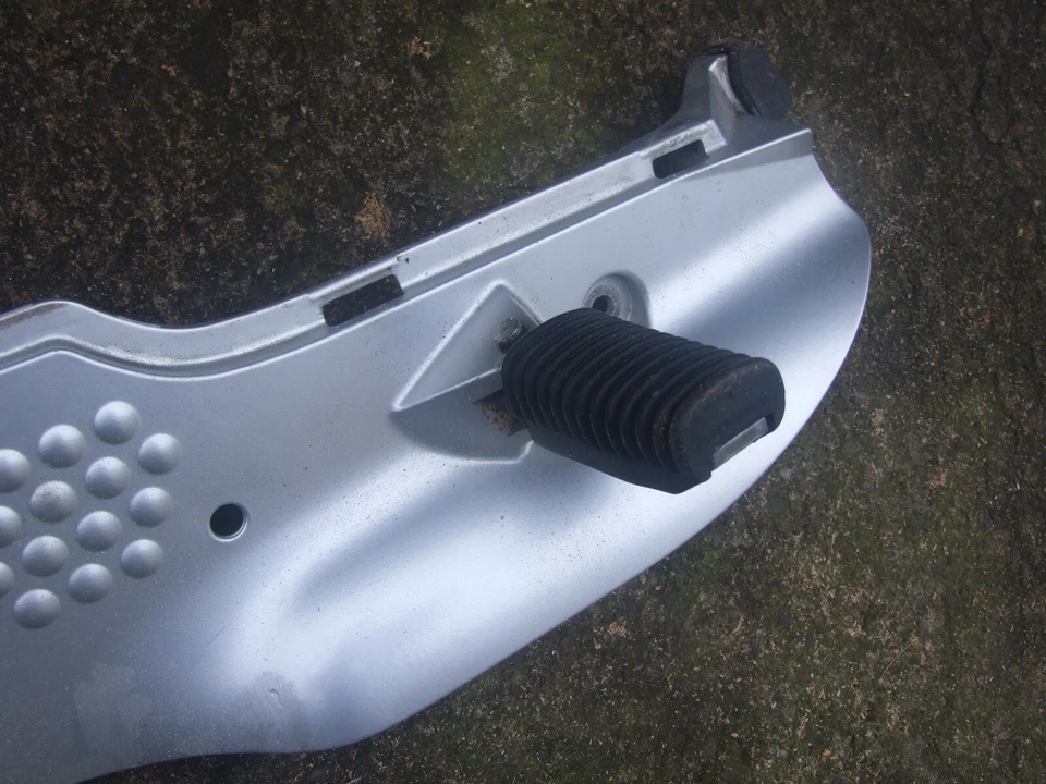 Placa marco montaje clavija bmw r1150 rt izquierda Foto 3 de 4