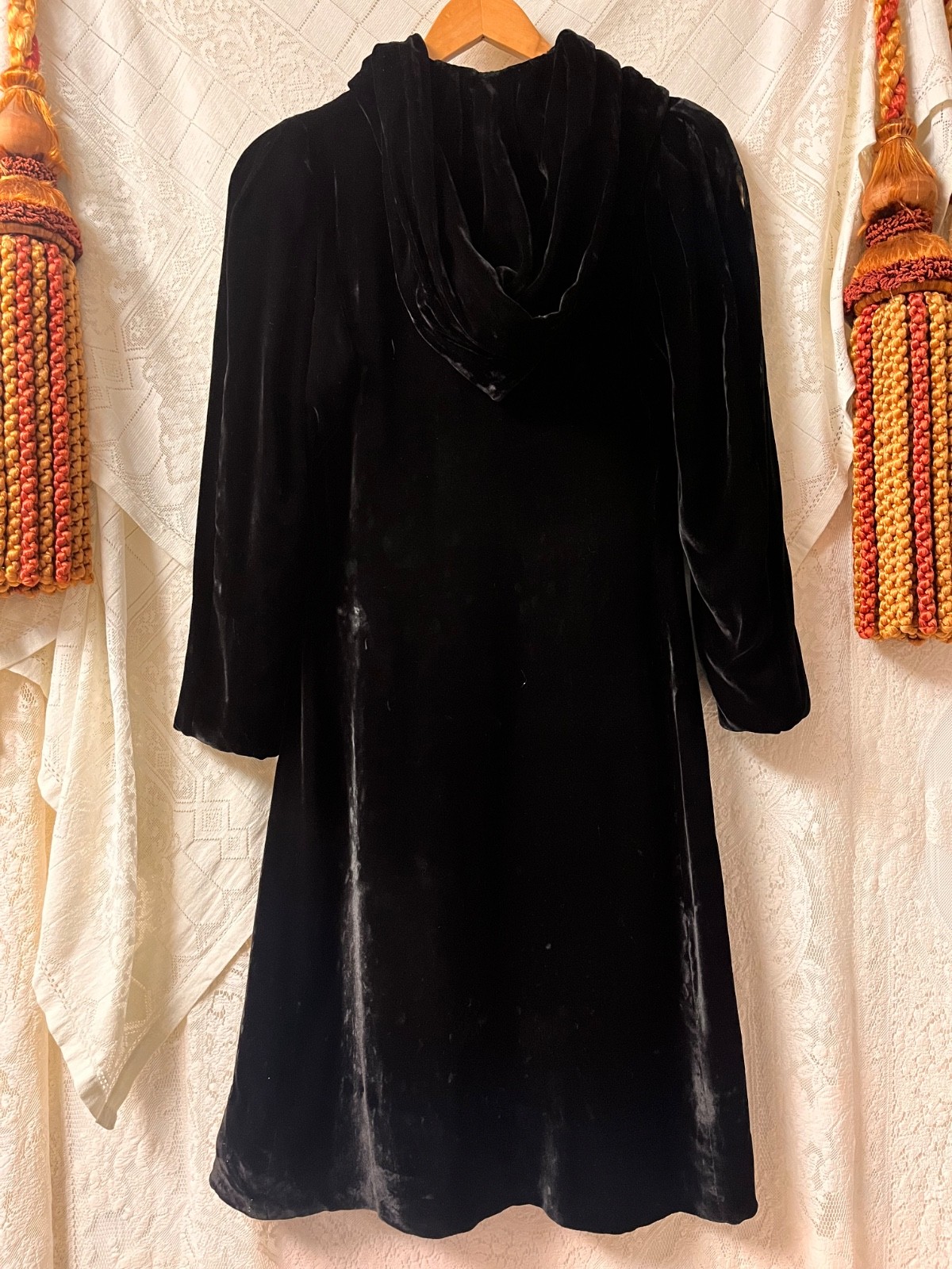 Antique 1930s Silk Velvet Evening Coat w/ Draped … - image 5