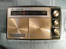 Vintage Ross RE-1915-N FM-AFC/AM/SW 13 Transistor Twin Speaker Radio Japan EUC