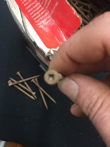 Fasten Master TrapEase3 Decking Screws Composite around 200 Ct Brown 2-1/2" - Picture 3 of 8