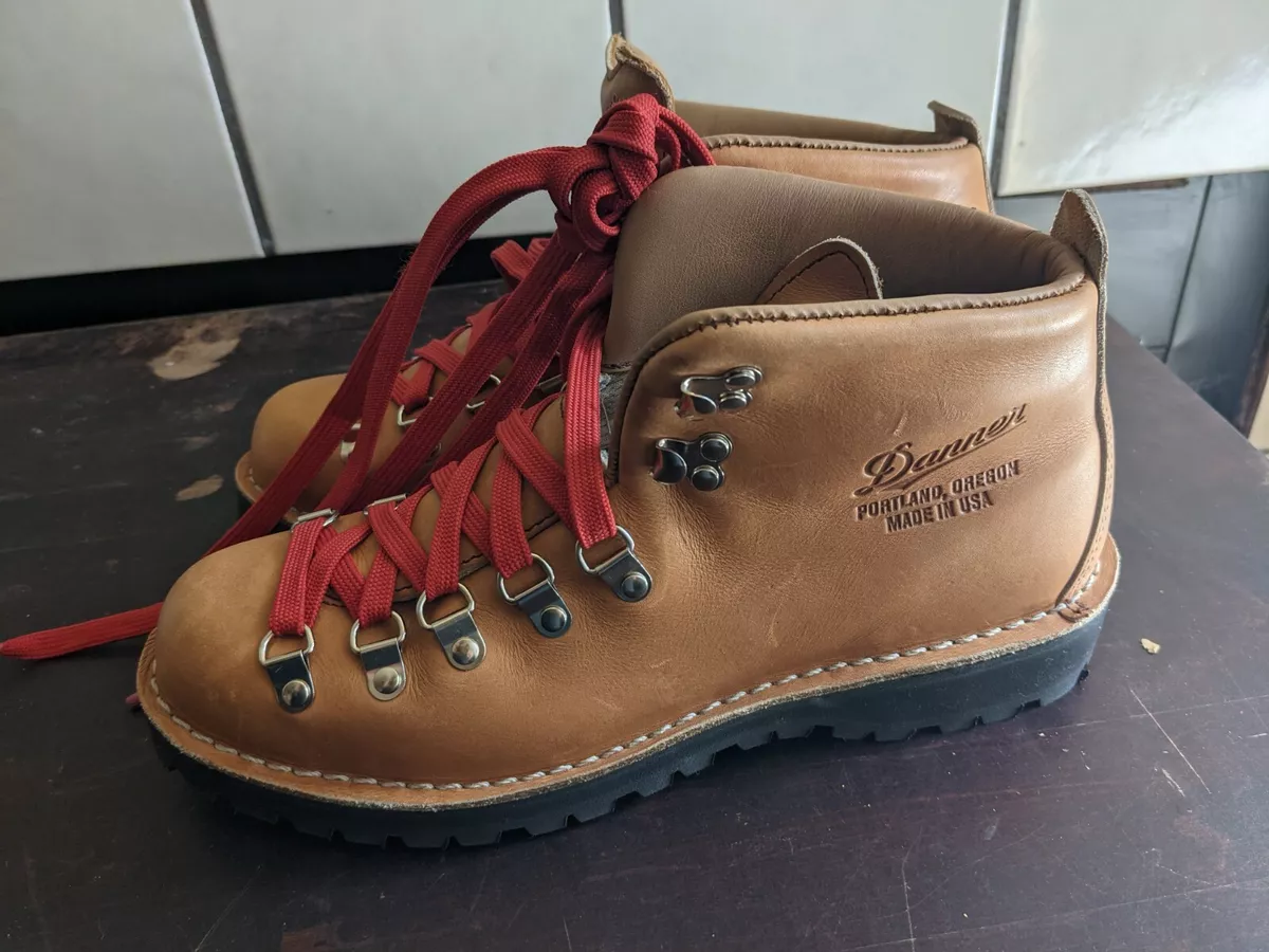 DANNER MOUNTAIN LIGHT CASCADE HIKING BOOT WOMENS US SIZE