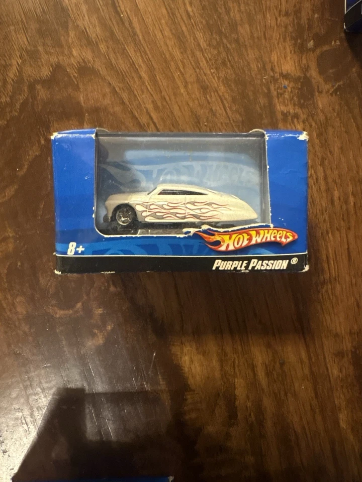 Hot Wheels Ferrari Enzo, Porsche, Bone, Purple,  Ford GTX1, 1:87 Scale Lot Of 6 - Image 4 of 4