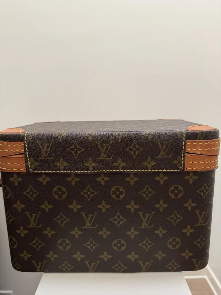 Estojo de vaidade Louis Vuitton vintage com monograma trem. Raro! Peça de colecionador! - Imagem 2 de 4