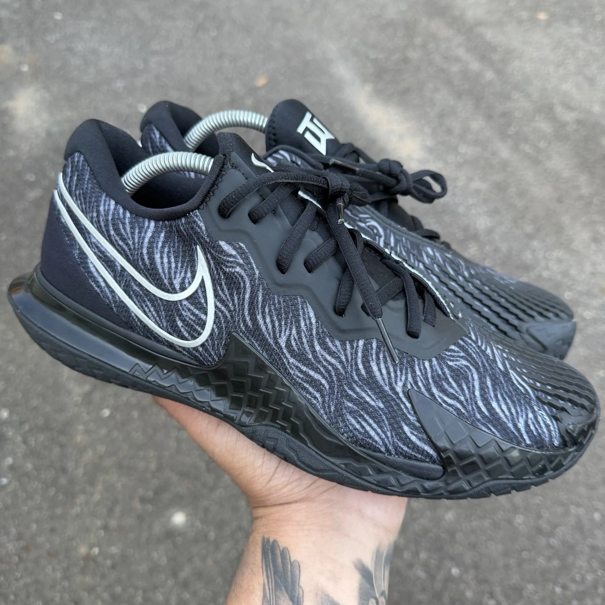 Preços baixos em NikeCourt Air Zoom Vapor Cage 4 HC Rafael Nadal