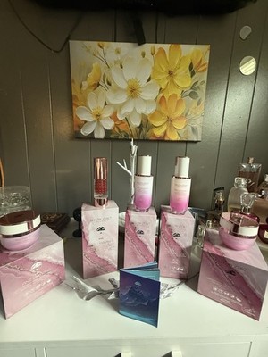 Below Zero Pink Diamond Divine Summit Hydrolyze Collagen Cell Renewal Layer Mask