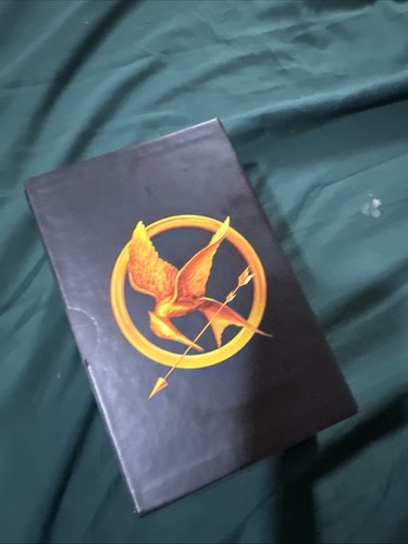 The Hunger Games Trilogy Boxed Set Of 3 by Collins, Suzanne Paperback - Bild 2 von 3