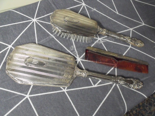 Picture 2 of 3