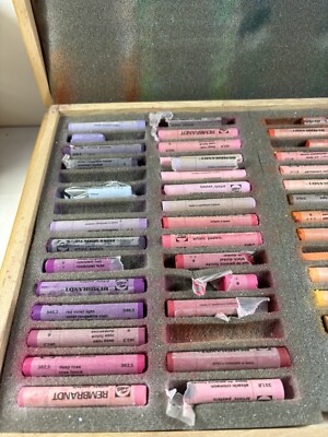 Rembrandt 300H180 Soft Pastels for Artists in Wood Box, Royal