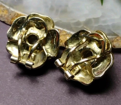 Beautiful STELLA and DOT Pave Intact Crystal Rose Shape .75" Leverback Earrings! - Picture 6 of 10