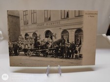 AK Oldenburg I. Holst. Pferdekutsche Menschenmenge gelaufen um 1905 Echtfoto