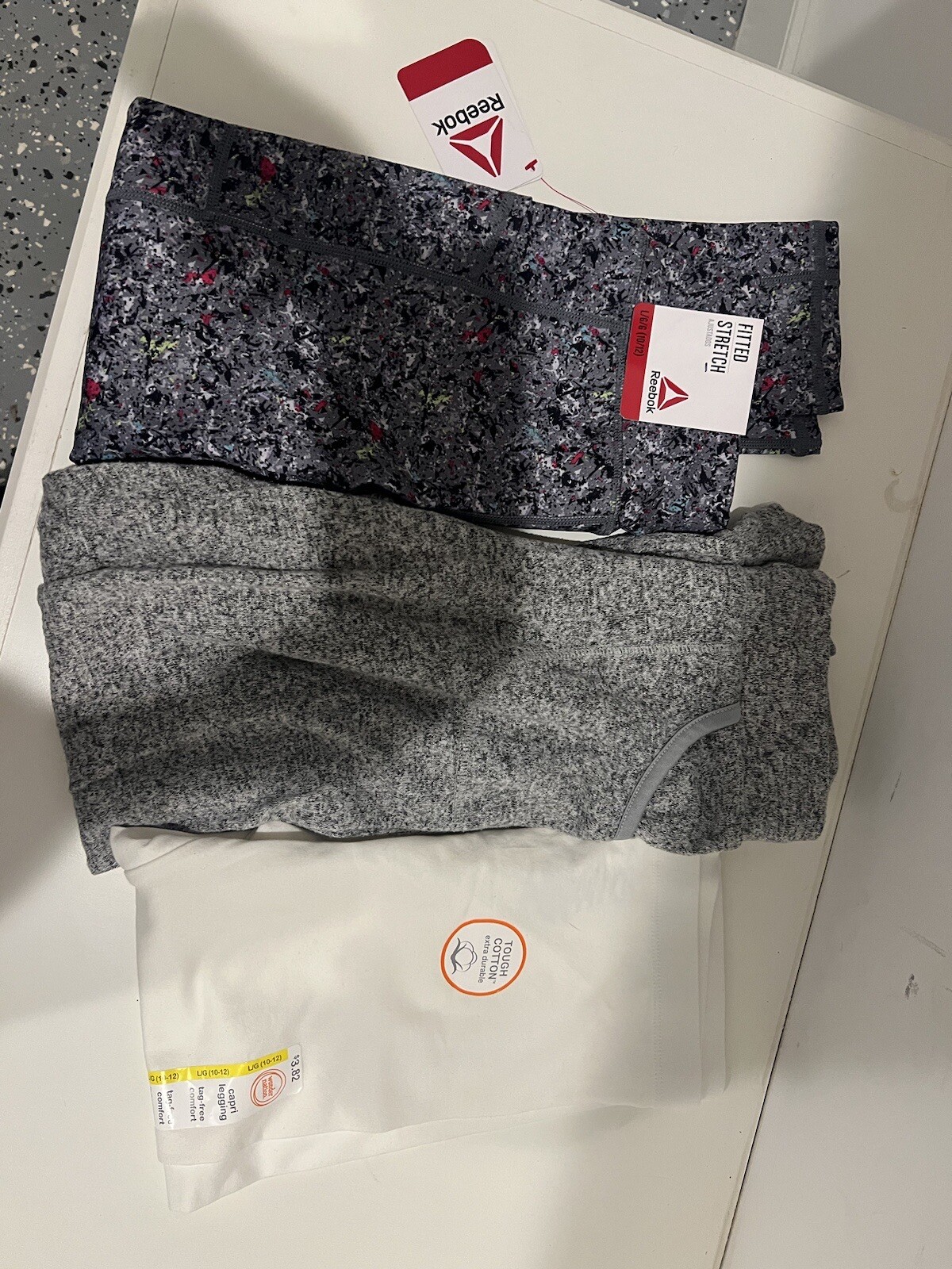 ALTRA Leggings da ragazza grigi Rebbbok taglia L (10 12) più altri due leggings